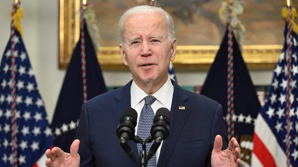 "Biden's Leadership and Financial Investments Under Scrutiny Amid Banking Turmoil"
