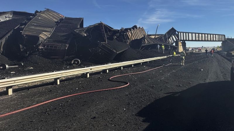 Featured image for Deadly Train Derailment Shuts Down Colorado's I-25