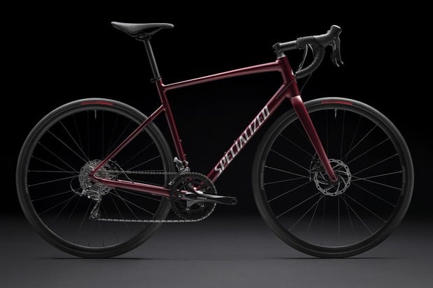 Featured image for Specialized Allez: Revamped with Disc Brakes and Versatile Tyre Clearance.