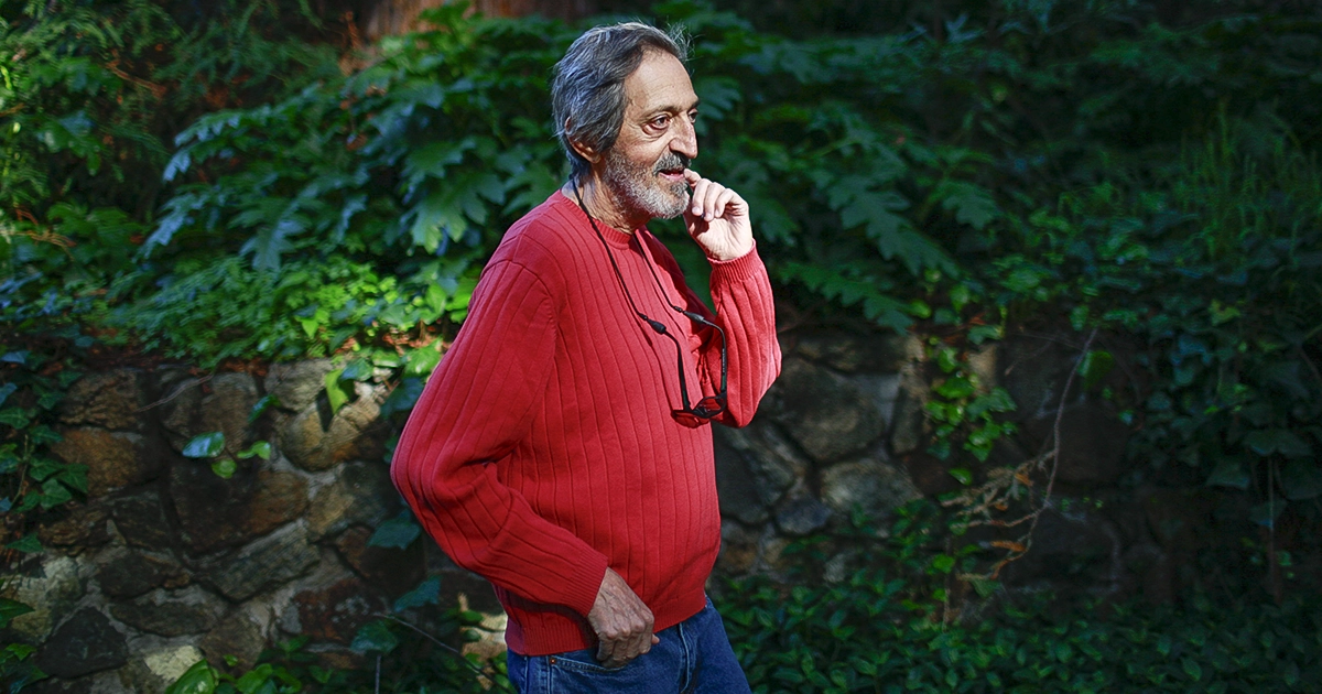 Featured image for "Avi Wigderson: Turing Award Winner for Randomness Insights"