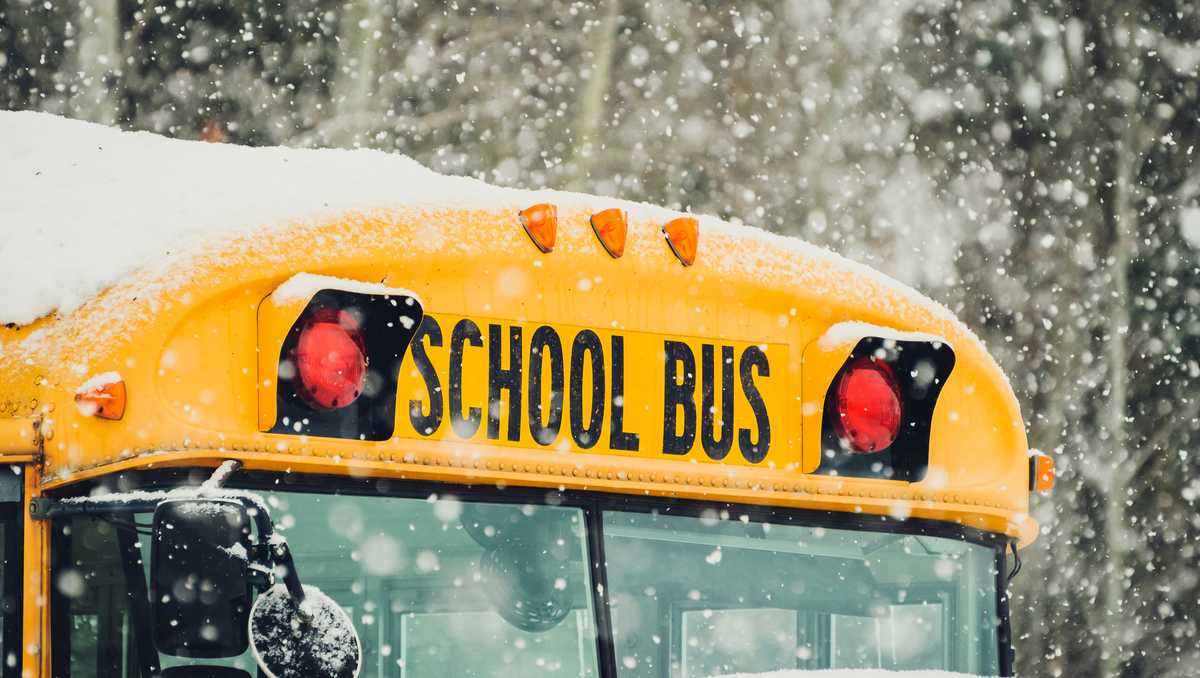 Midwest Braces for Snow: Schools Closed, Commutes Impacted
