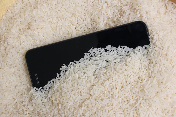 Featured image for "Apple's Surprising Advice for Wet iPhones: Forget the Rice Trick"