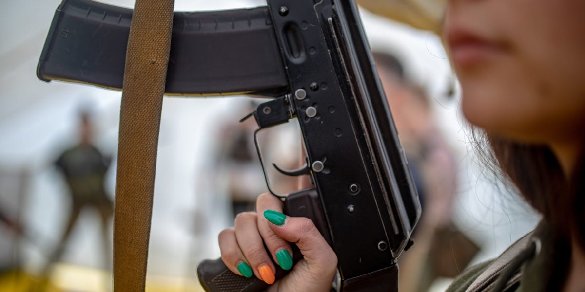 Featured image for "Ukrainian Female Sniper Proves Women's Fearlessness in Shooting"