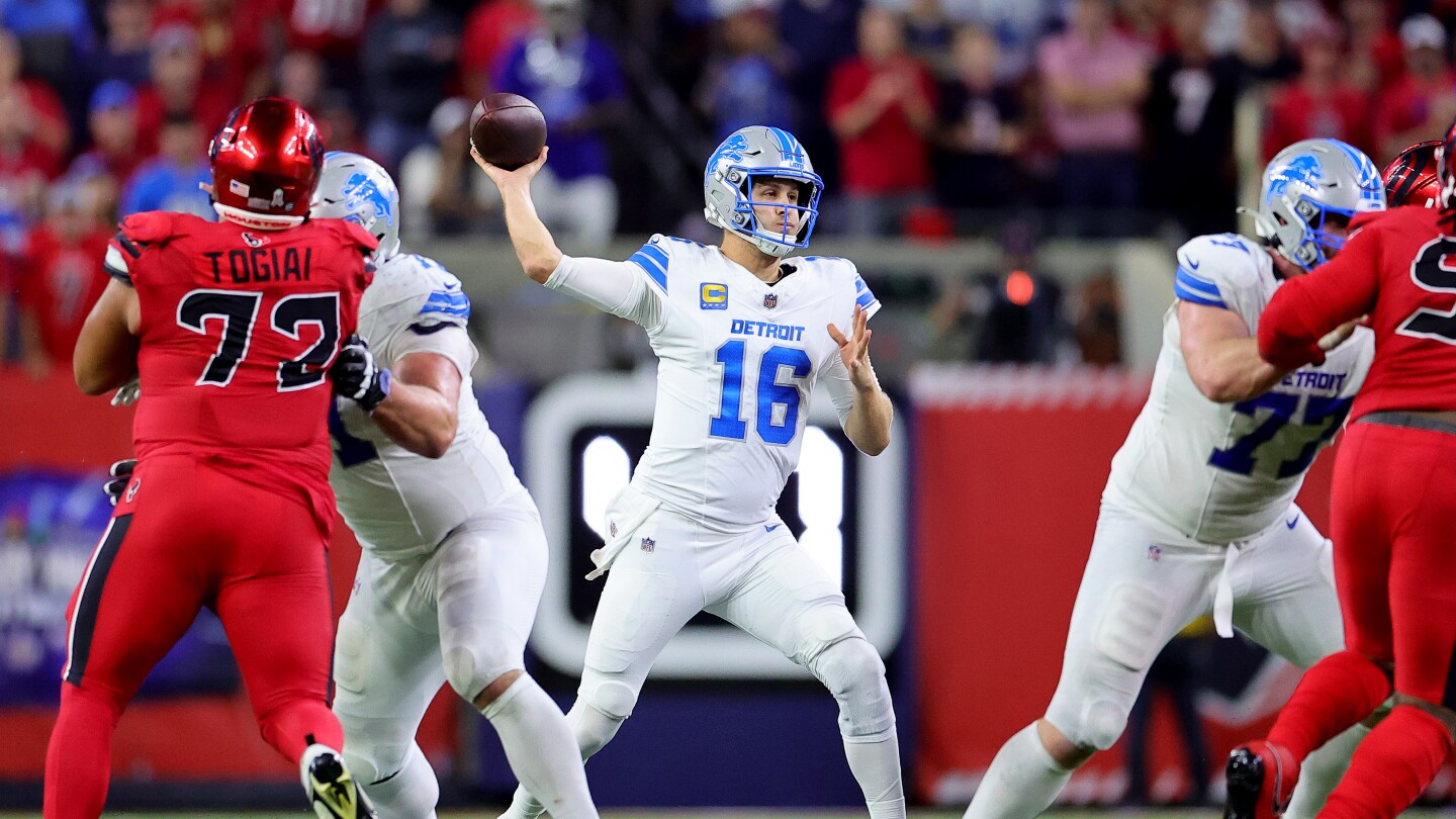 Lions Edge Texans 26-23 Despite Goff's 5 Interceptions with Last-Second FG