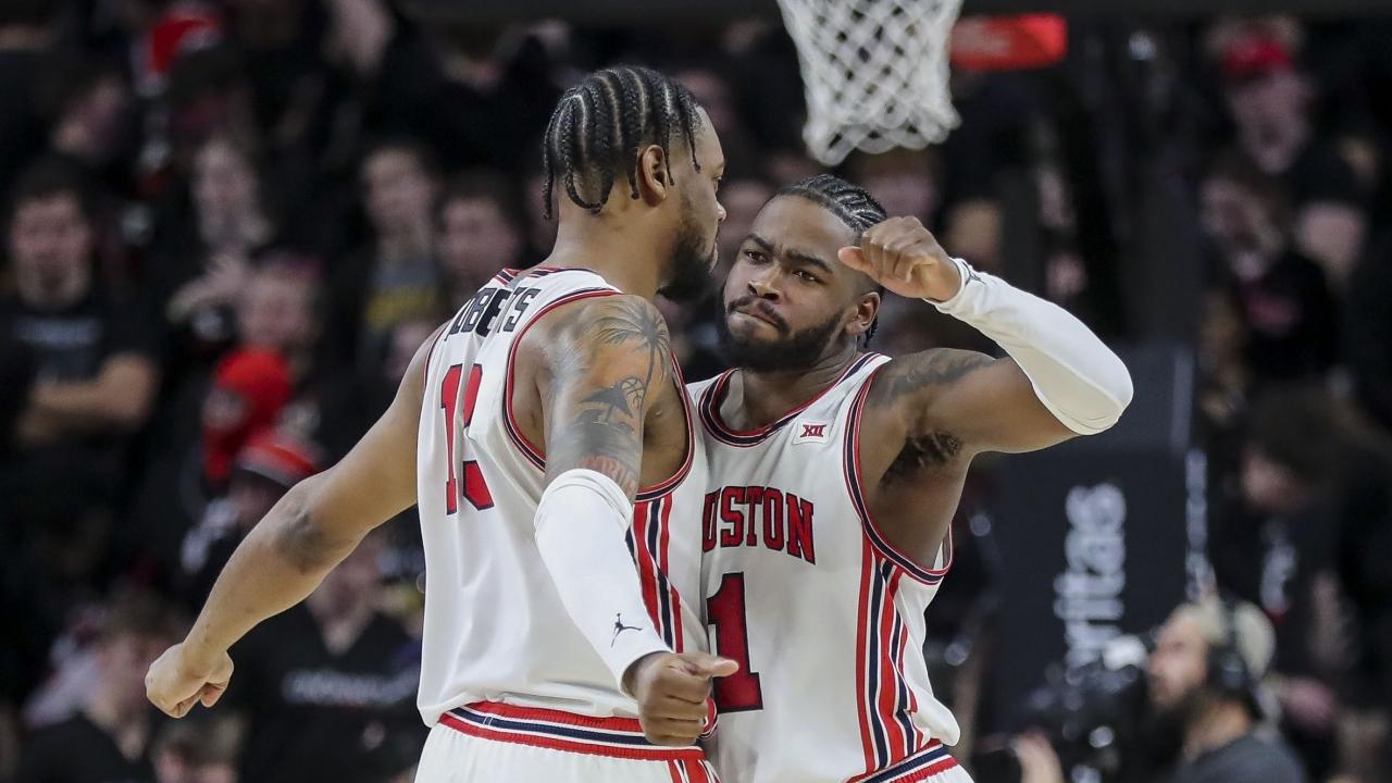 "Arizona's Rise and Houston's Surge: College Basketball Rankings Update"