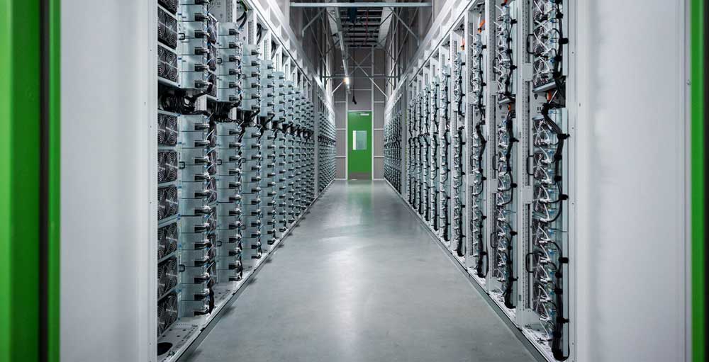 Microsoft Shares Rise on Strong Cloud and AI Performance