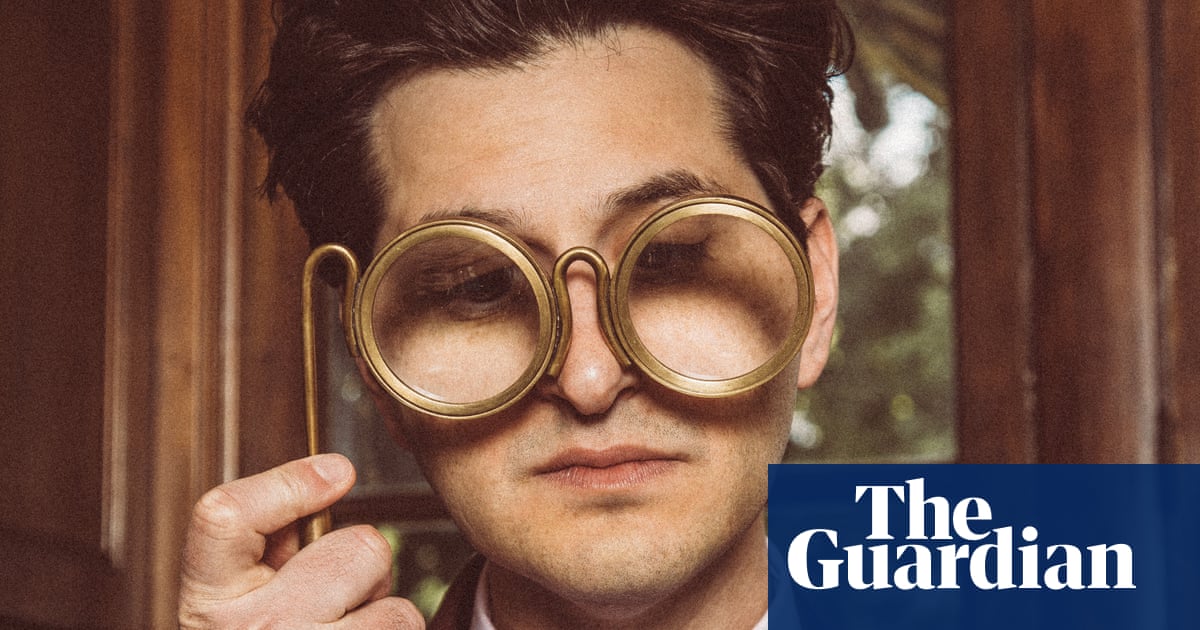 Featured image for Ben Schwartz's Improv Addiction: Why He Can't Quit the Stage