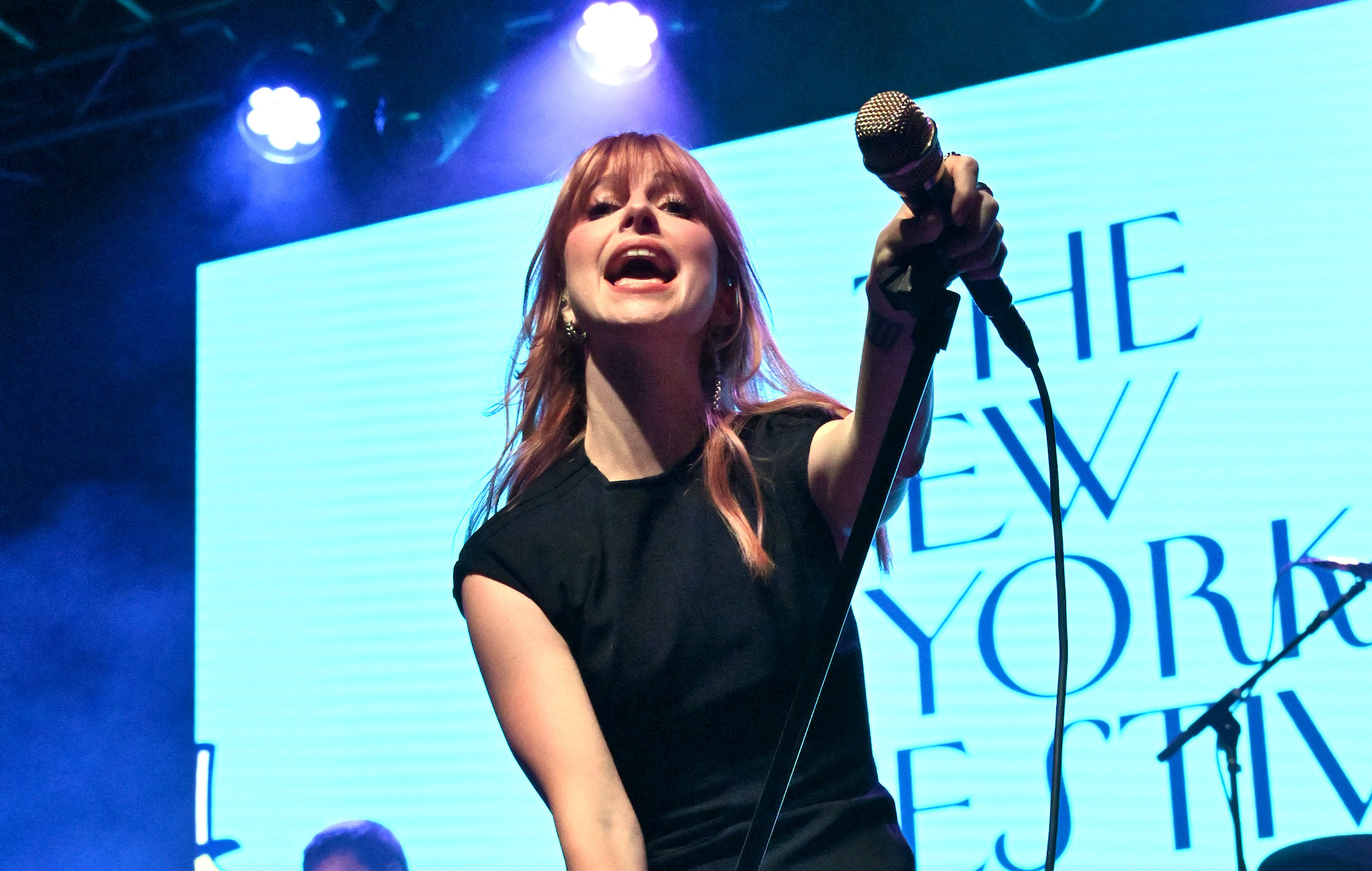 "Paramore's Mysterious Online Wipe Sparks Breakup Rumors and Festival Withdrawal"