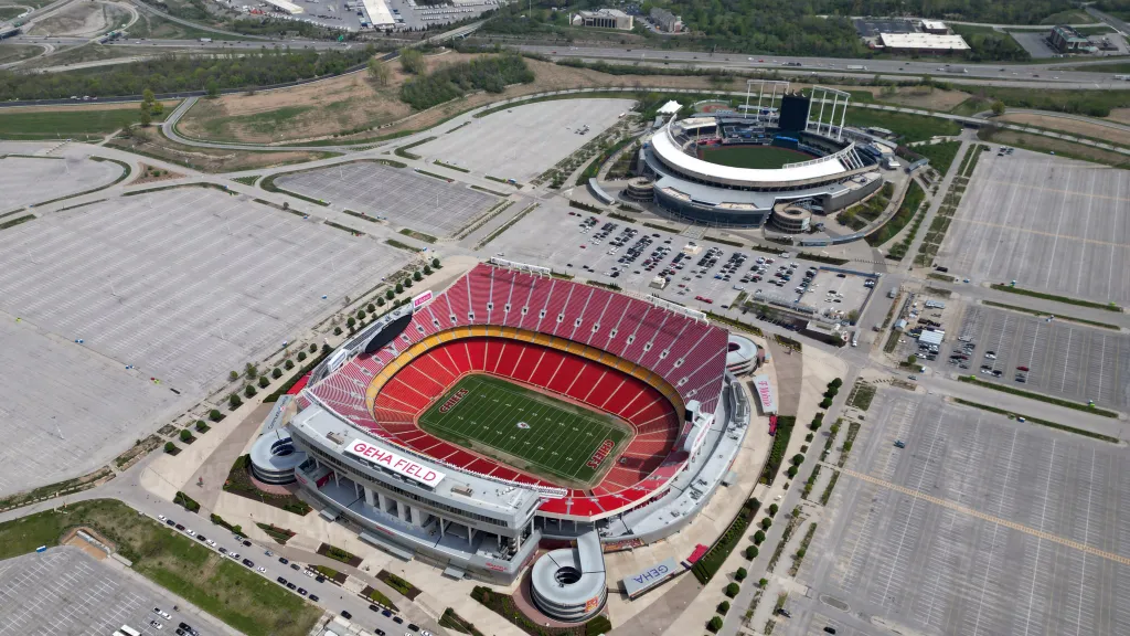 "Chiefs Unveil $800M Vision for Arrowhead Stadium Renovation"