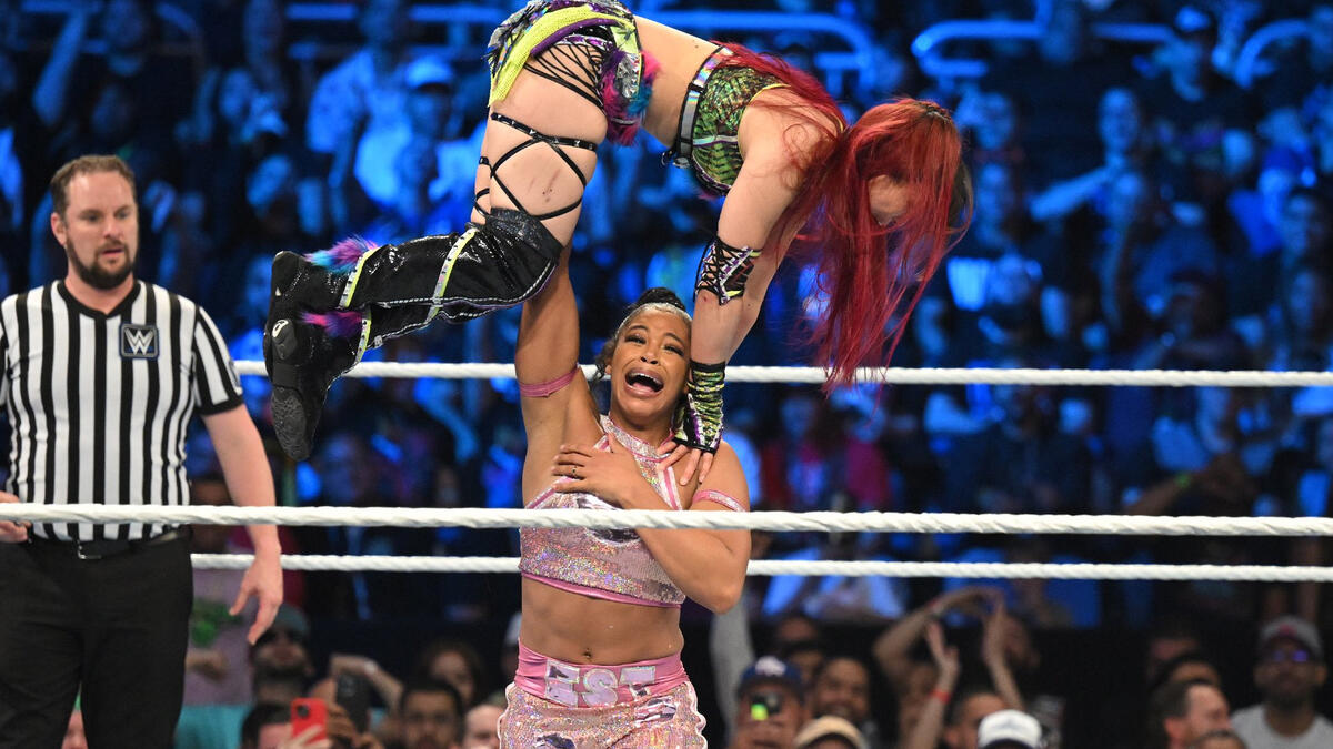 Featured image for "Bianca Belair Makes History Defeating IYO SKY at WWE Backlash 2023"