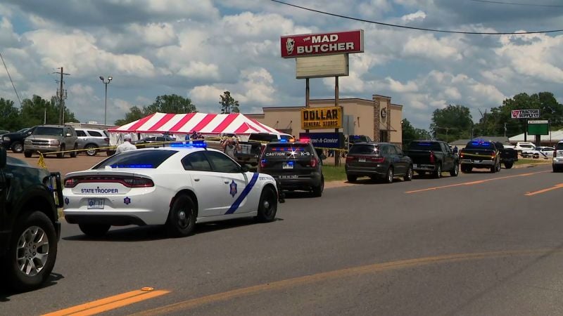 Featured image for Arkansas Grocery Store Shooting: 3 Dead, 10 Injured