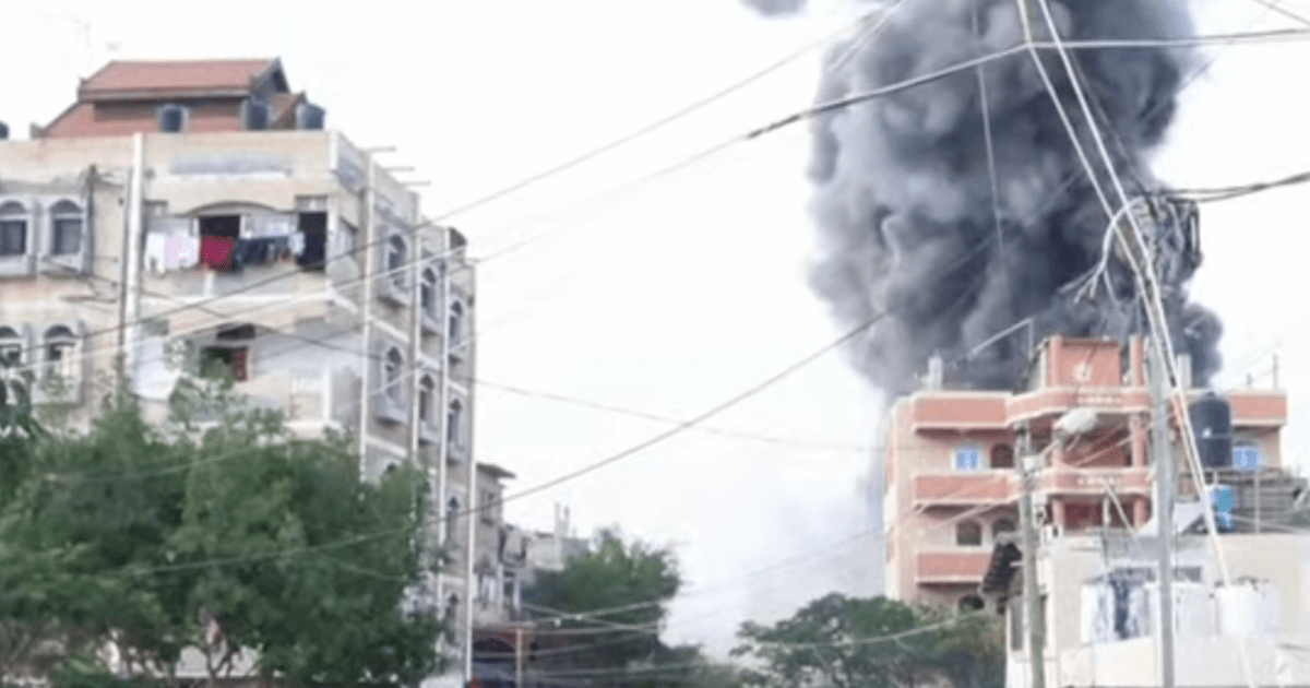 "Israeli Strike Targets Hospital Area in Rafah Amid Israel-Hamas Conflict"