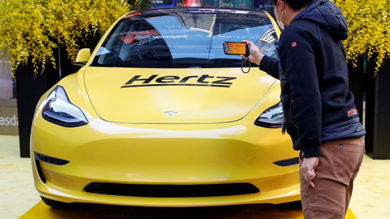Featured image for Hertz to Sell 20,000 Electric Vehicles and Transition to Gasoline Cars