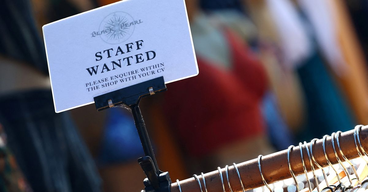 UK Labour Market Weakens as BoE Considers Interest Rate Stance, Unemployment Rate Drops to 4.2%