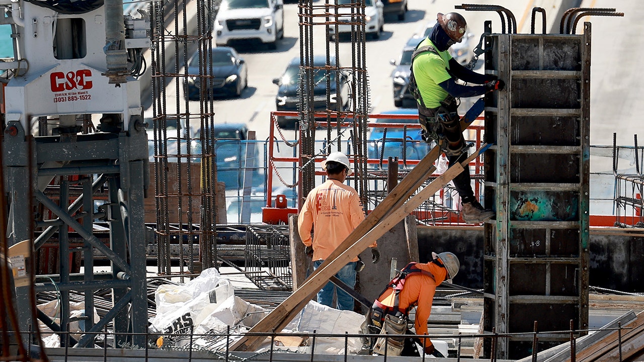 Private sector job growth falls short of expectations in November: ADP