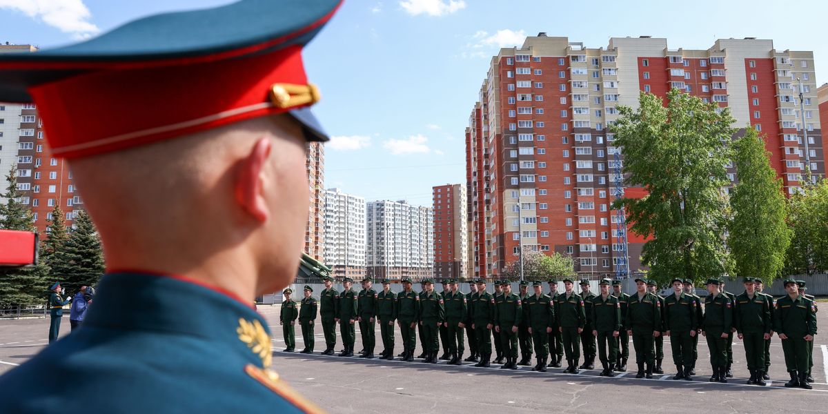 Featured image for Russian Parliament Approves Military Recruitment of Criminals for Ukraine Conflict