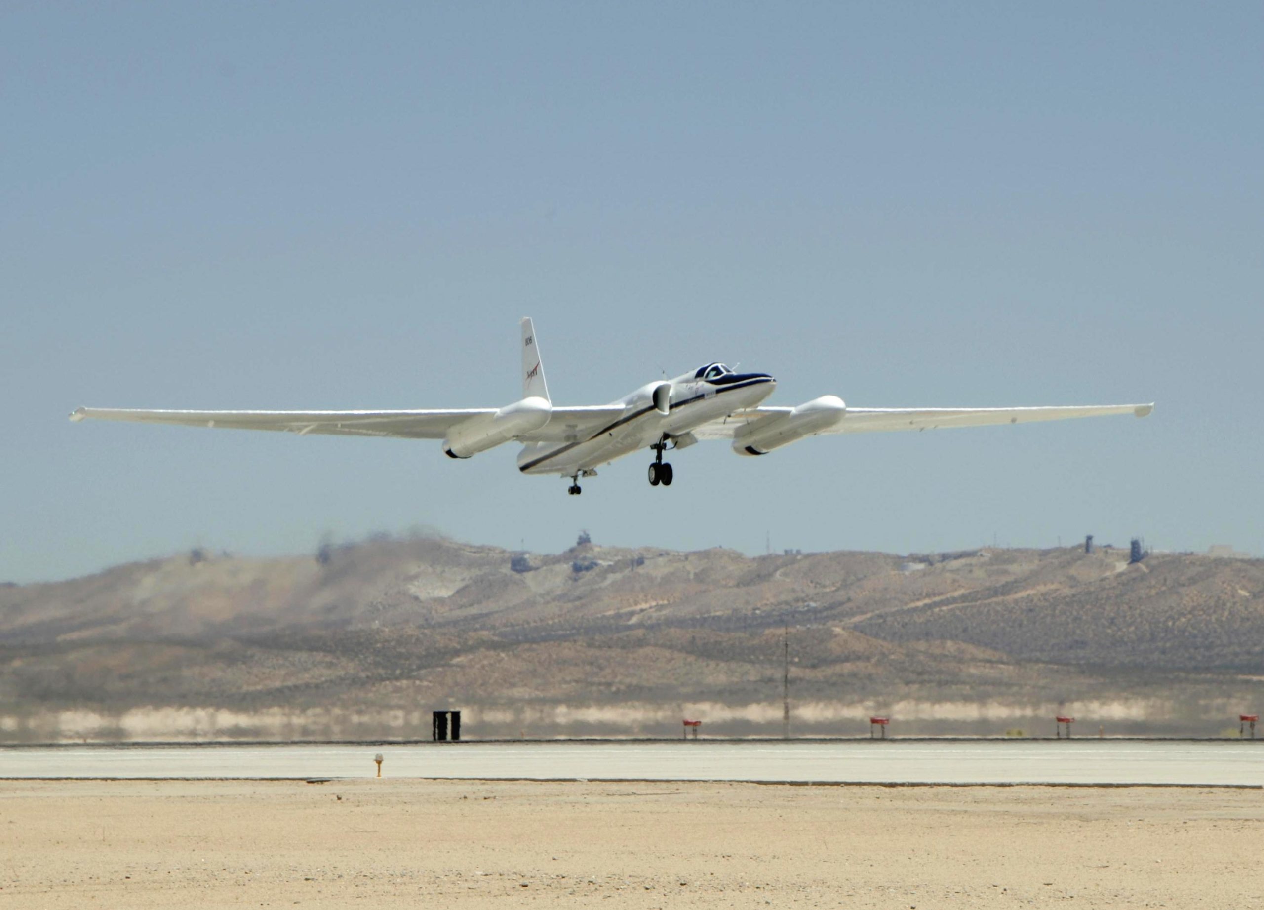 Featured image for Unraveling Thundercloud Mysteries: NASA's ER-2 Takes Flight