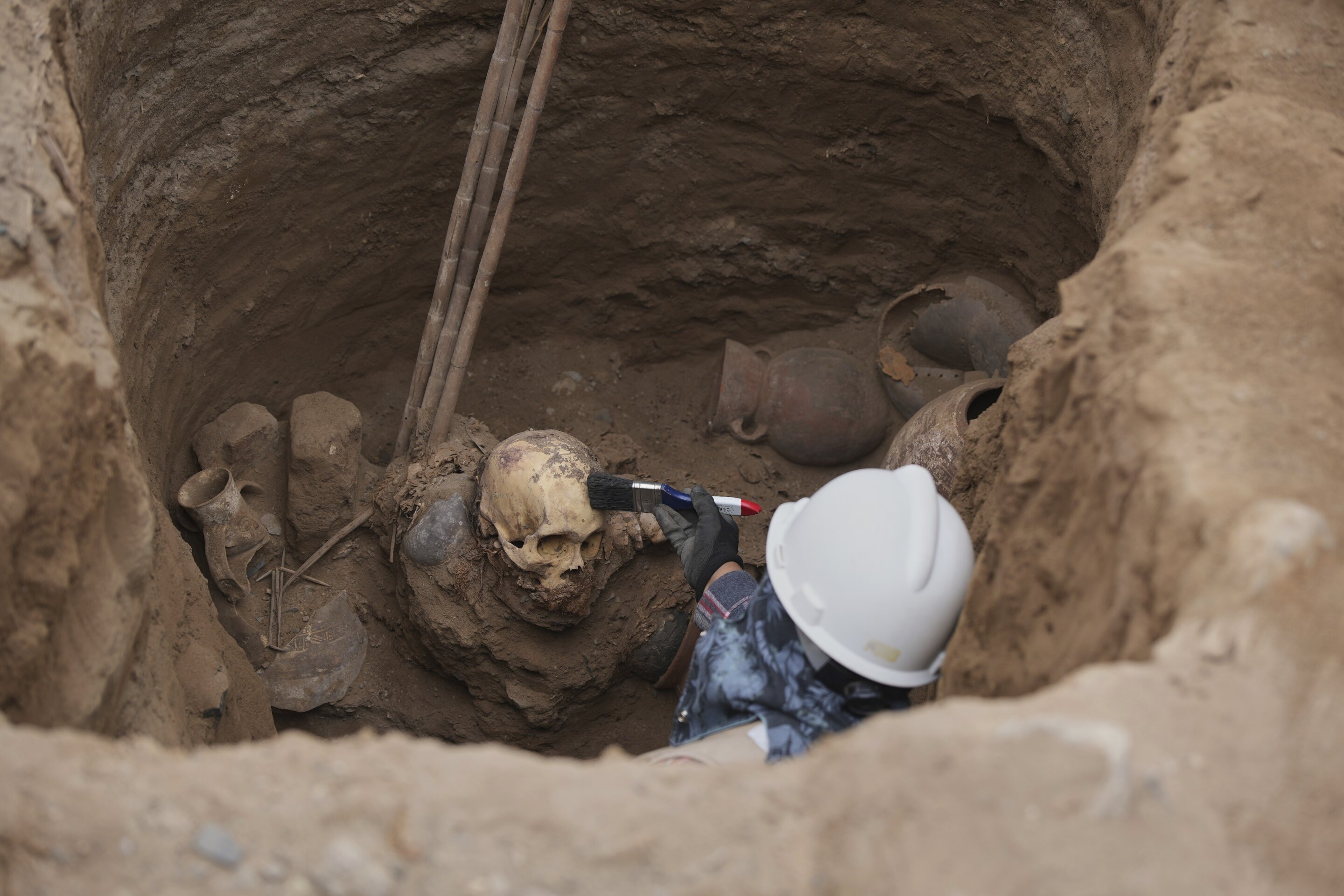 Featured image for Peruvian Utility Workers Discover 1,000-Year-Old Pre-Incan Tomb