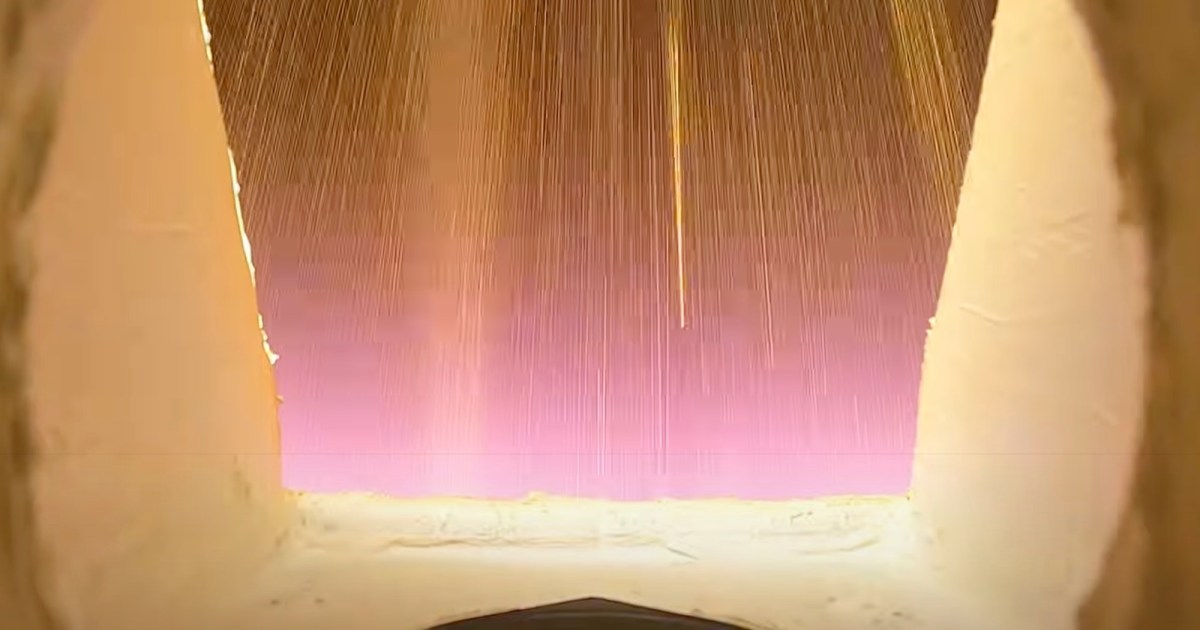 Featured image for "Space Capsule's Hypersonic Reentry: Amazing Footage Reveals Blistering Return to Earth"