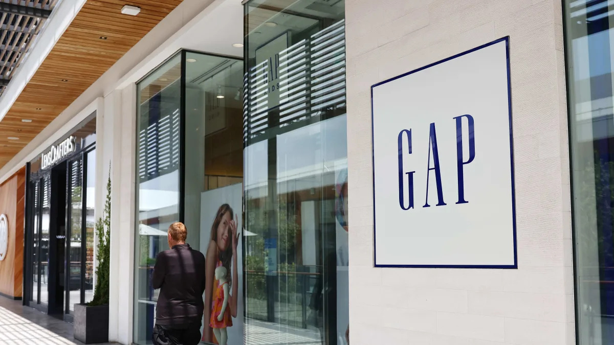 Featured image for Gap's Strategic Turnaround Boosts Sales and Stock