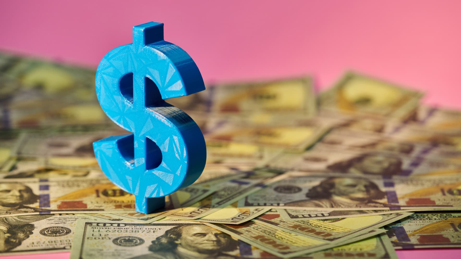 Featured image for Dollar Begins 2026 with Gains After Worst Year Since 2017