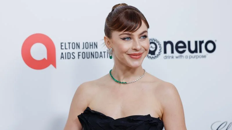 Featured image for Julianne Hough to Co-Host Season 32 of 'Dancing With the Stars' After Tyra Banks' Exit