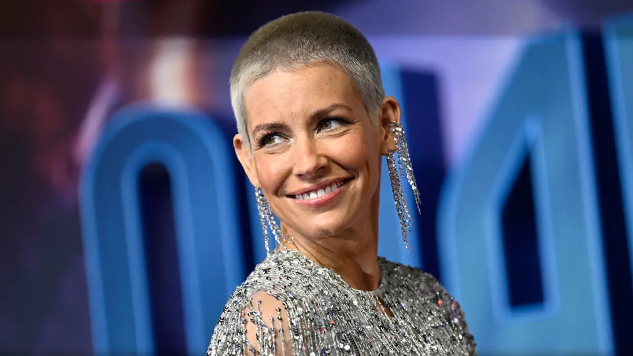 Featured image for Evangeline Lilly suffers brain injury after beach fall