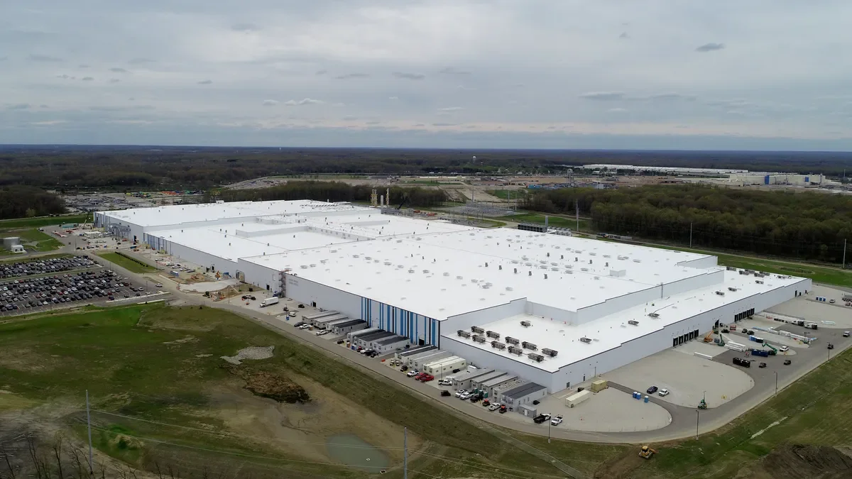 Ultium Cells and UAW Reach Agreement on Wage Increases at Ohio Battery Plant