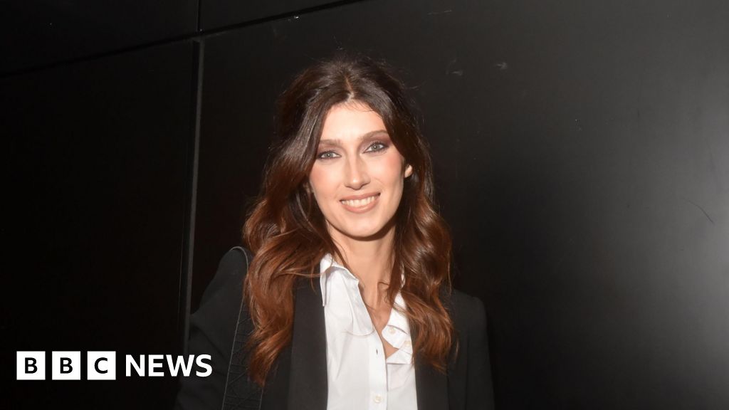 Featured image for Romance Scam Victim Travels 700km to Marry Beauty Queen