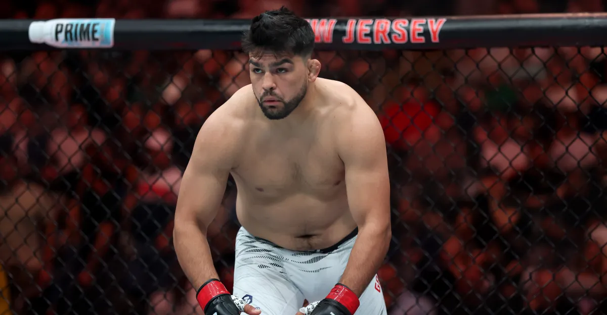 Featured image for Pros React to Kelvin Gastelum's Major Weight Miss at Noche UFC