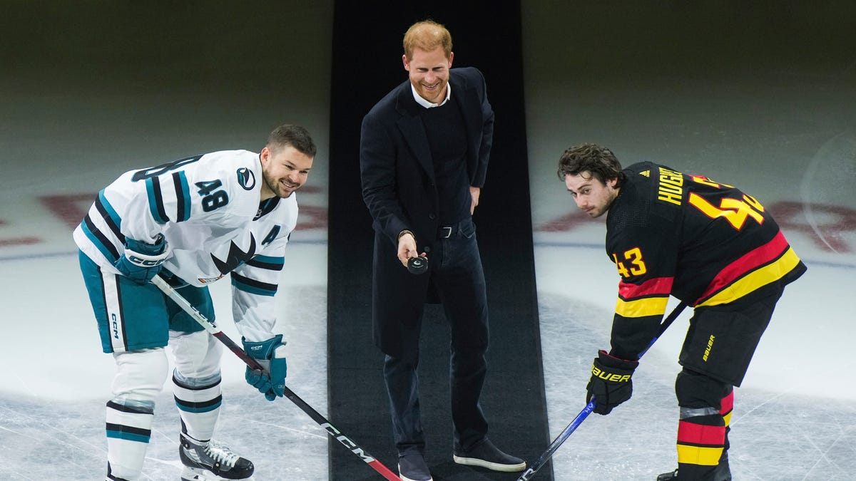 Featured image for "Surprise Appearance: Meghan Markle and Prince Harry Enjoy Night Out at Hockey Game in Canada"