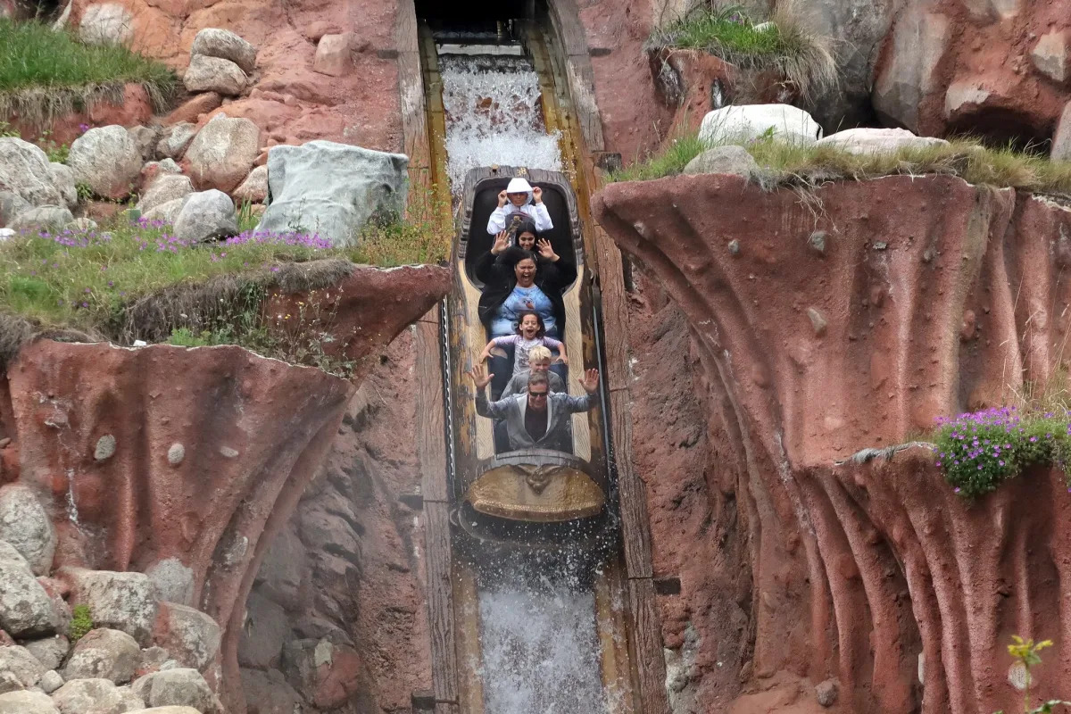 Featured image for Splash Mountain: Controversy and Chaos at Disney Park