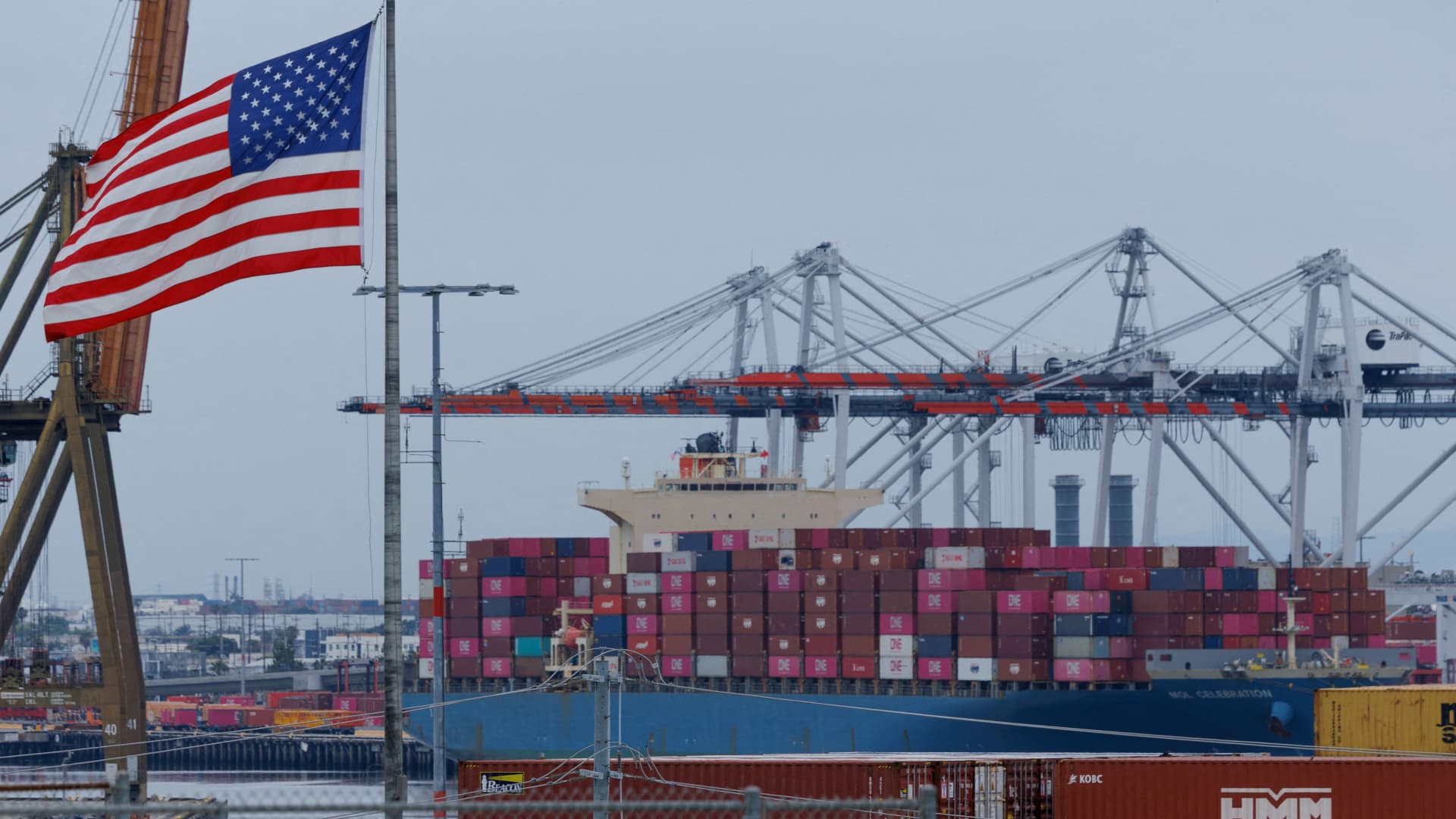 Featured image for Port of Los Angeles Hits Century-Old Record Amid Rising Tariffs