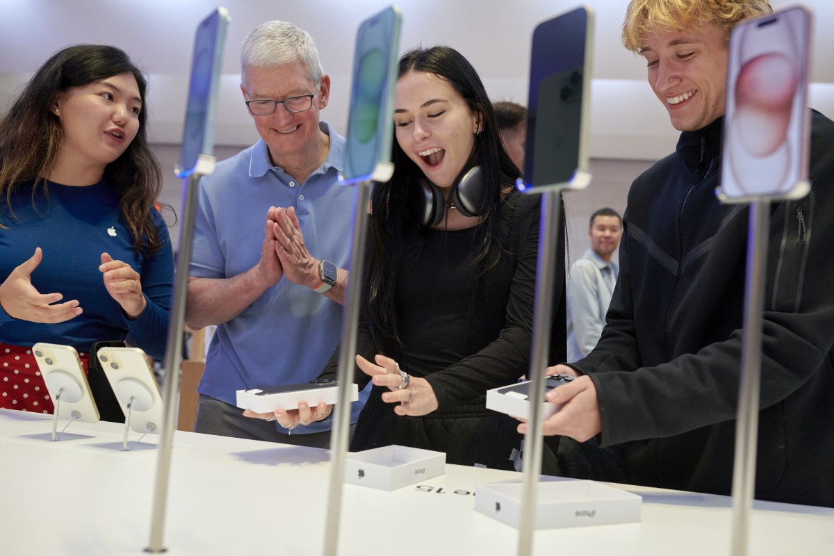 "Apple's Pursuit of a Foldable iPhone Gains Momentum"