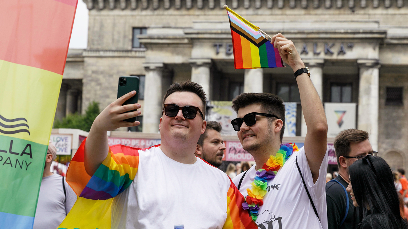 Featured image for "Poland's Delay in Legalizing Civil Unions for Same-Sex Couples"