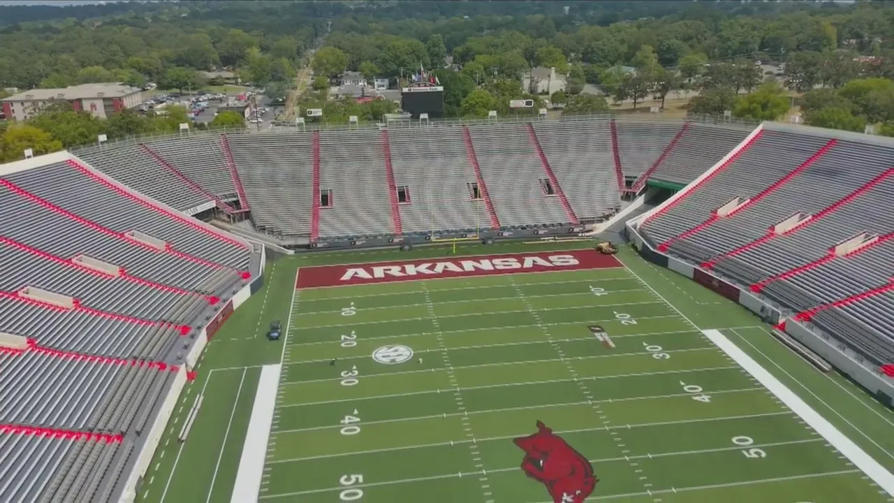 Featured image for "Razorback kickoff time adjusted for hot Saturday temperatures"