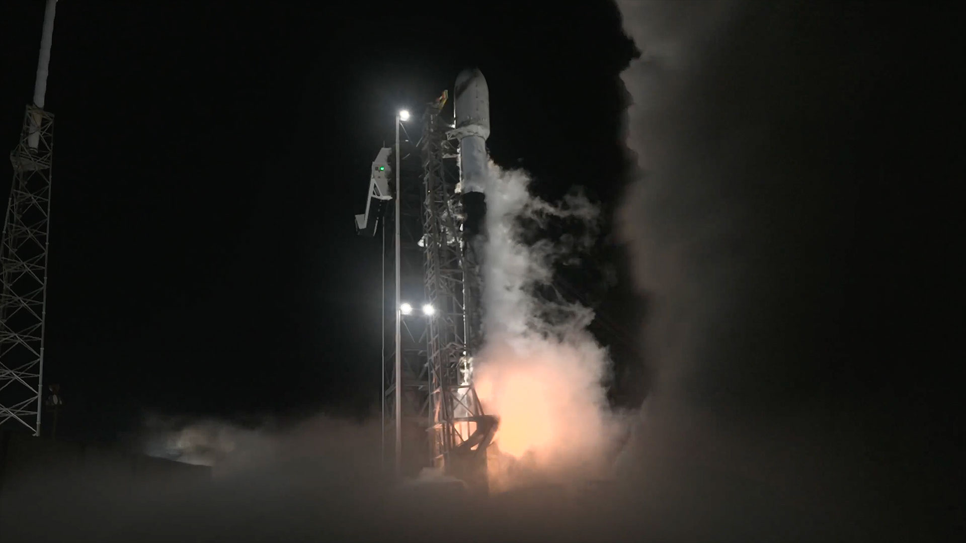 SpaceX Achieves Record-Breaking Starlink Launches Amidst Storms