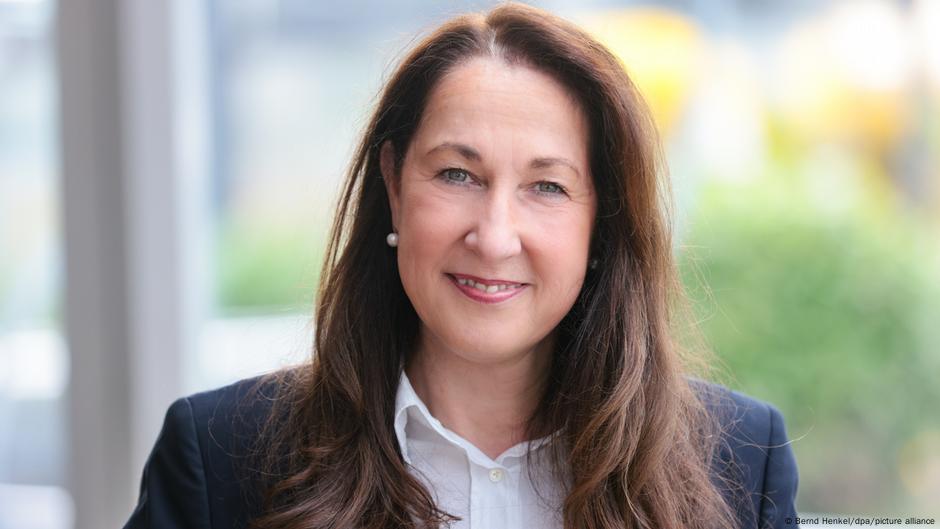 Featured image for German Mayor Critically Injured in Stabbing Attack