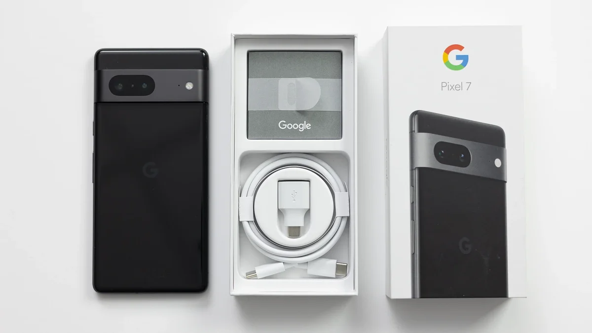 Featured image for Android 14 Beta 1: Bugs and Limitations Galore.