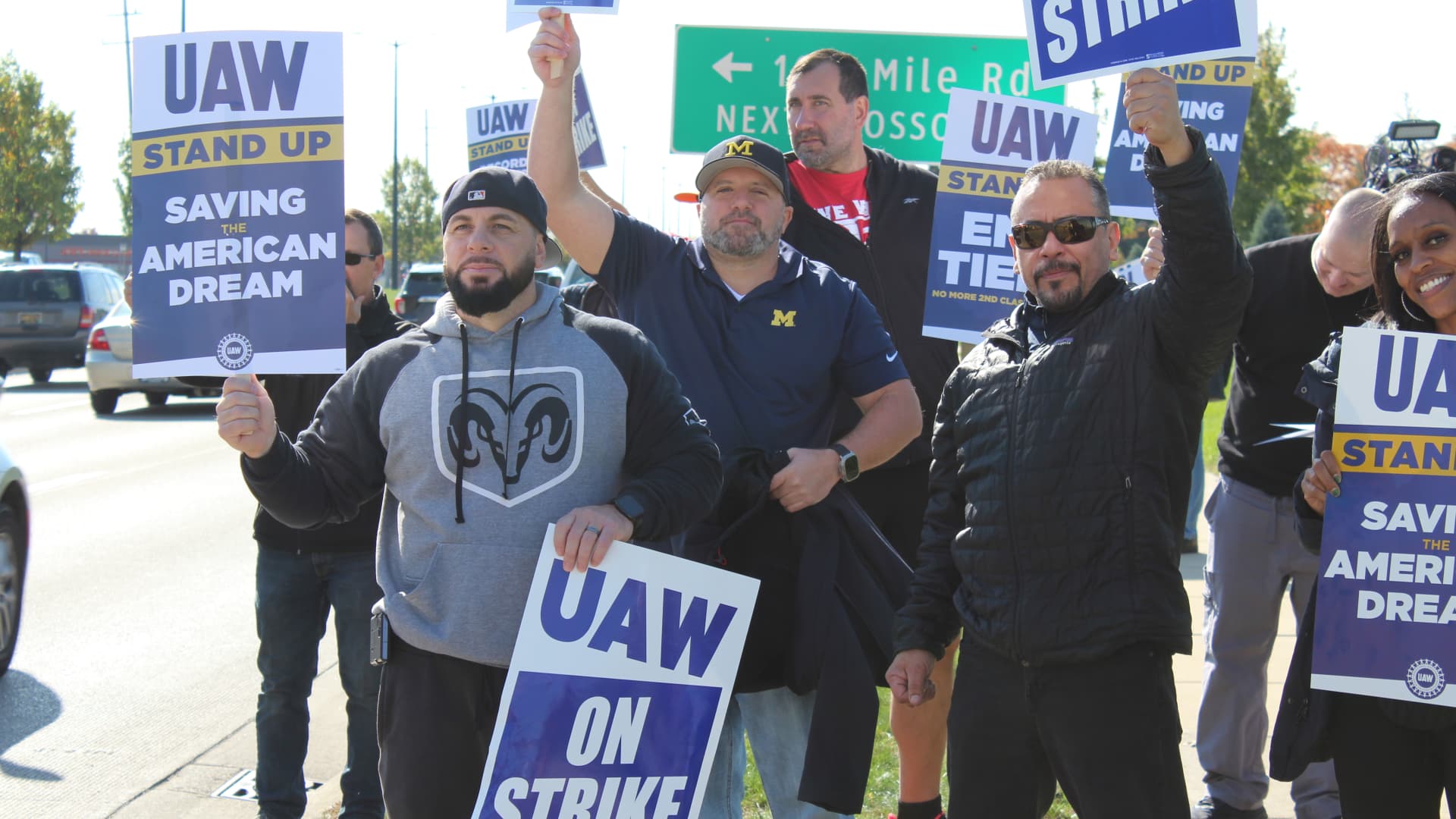 Featured image for Stellantis Overcomes UAW Strikes, Reports Higher Revenues