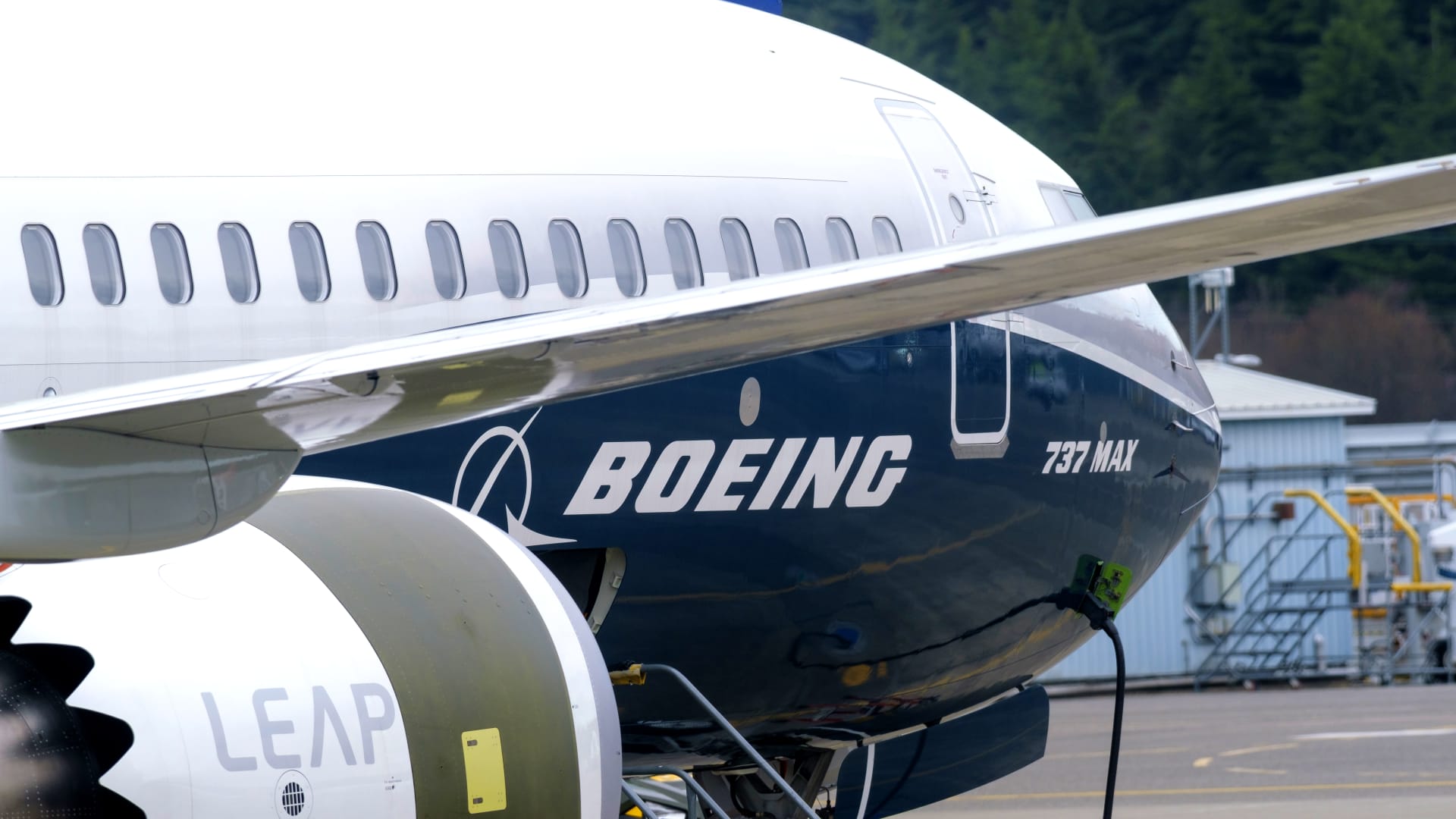 "FAA Completes Initial Inspections of Boeing 737 MAX 9 as Lawsuits Mount"