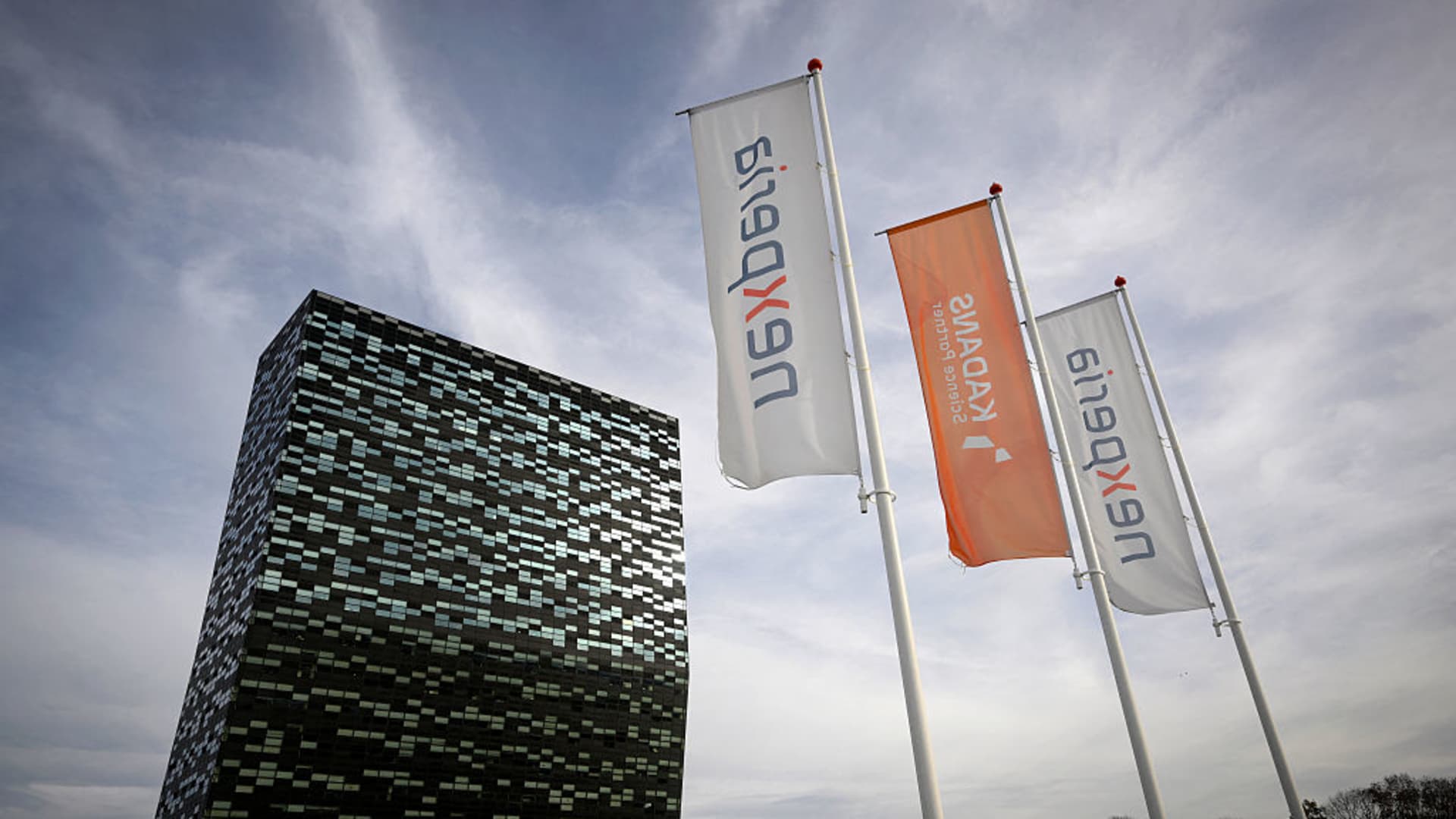 Featured image for China Demands Netherlands Correct 'Mistakes' Over Nexperia Amid Chip Shortage