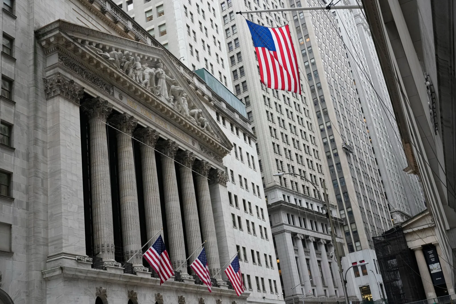 Stocks stage late rally as oil whipsaws on Iran war fears