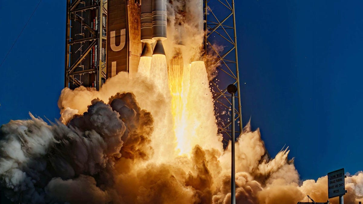 Featured image for "September's Spectacular Spaceflight and Astronomy Images: A Visual Journey"