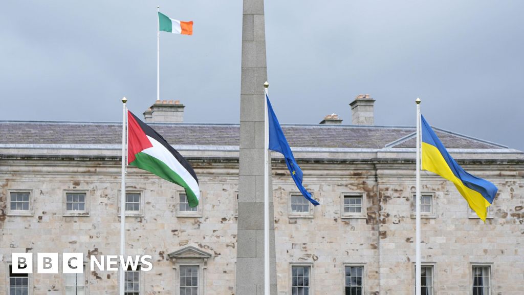 "Ireland Recognizes Palestinian State Amid Ongoing Israel-Hamas Conflict"