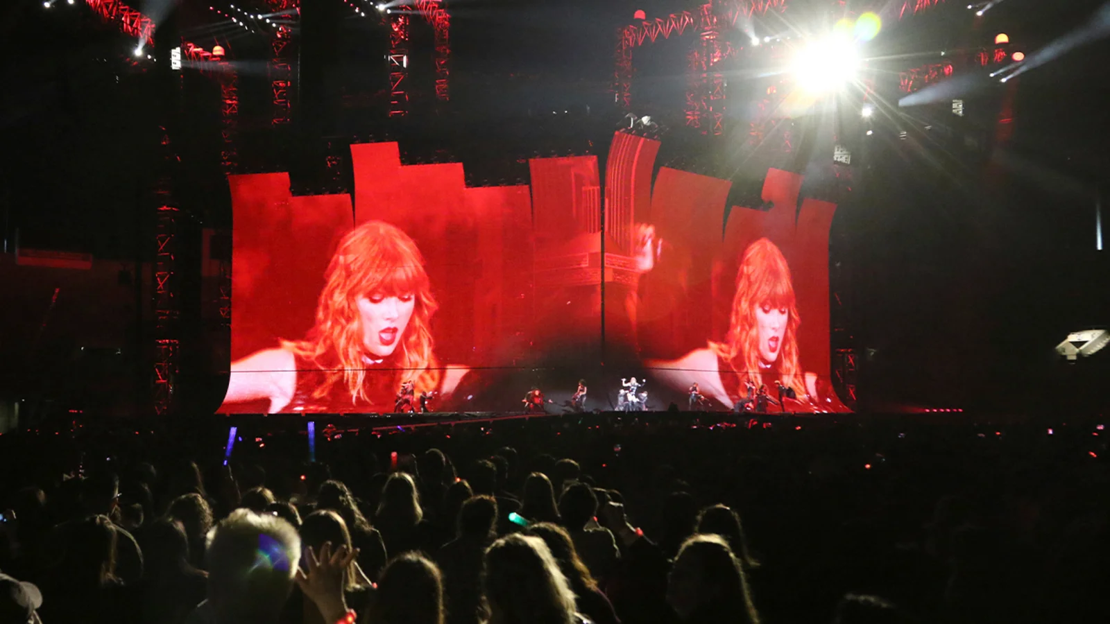 Taylor Swift Concerts in Santa Clara Sell Out, Hotels Fully Booked