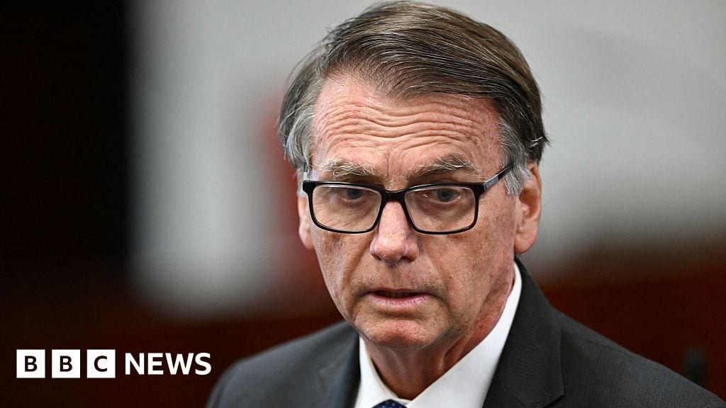 Featured image for Bolsonaro denies coup plot but discusses alternative ways to stay in power