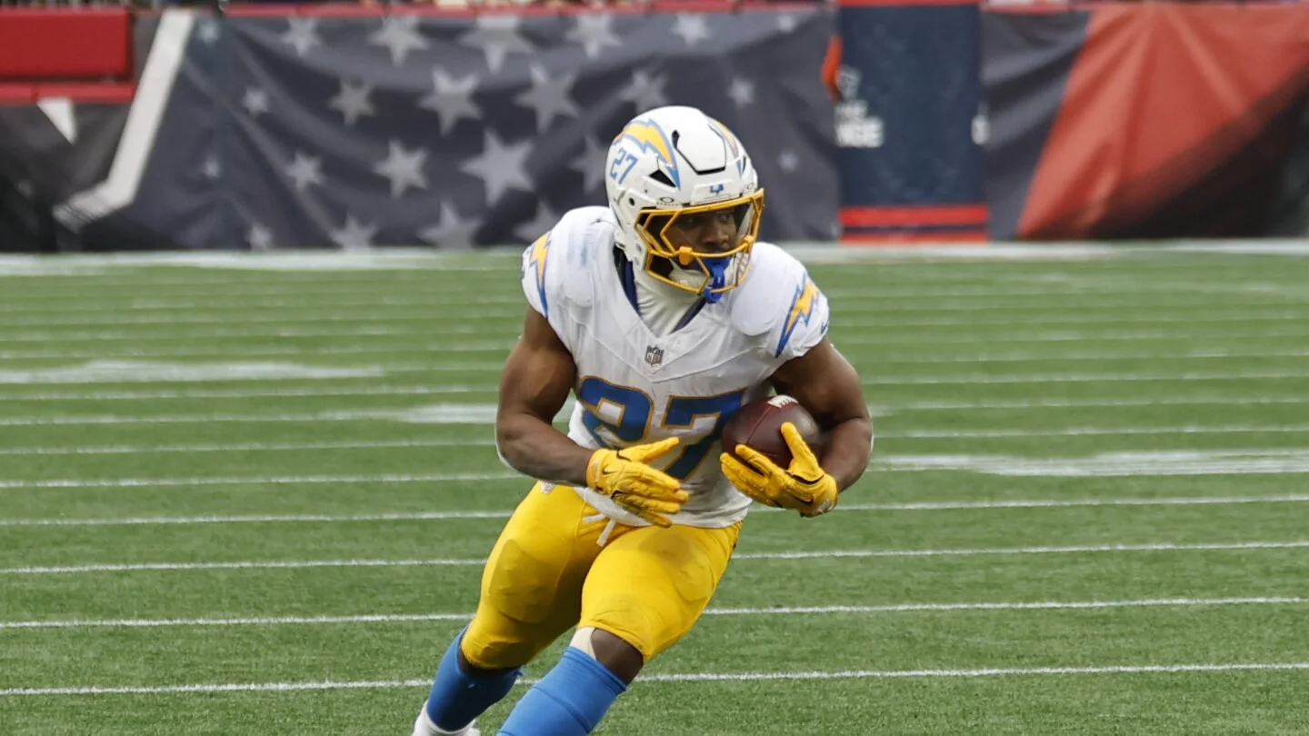 J.K. Dobbins Signs One-Year Deal with Broncos