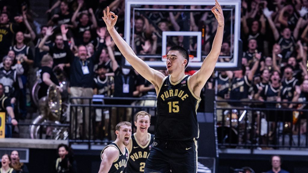 Featured image for "2024 Wooden Award Finalists Revealed: Edey, Knecht, Davis, Dickinson, and McCullar Lead the Pack"