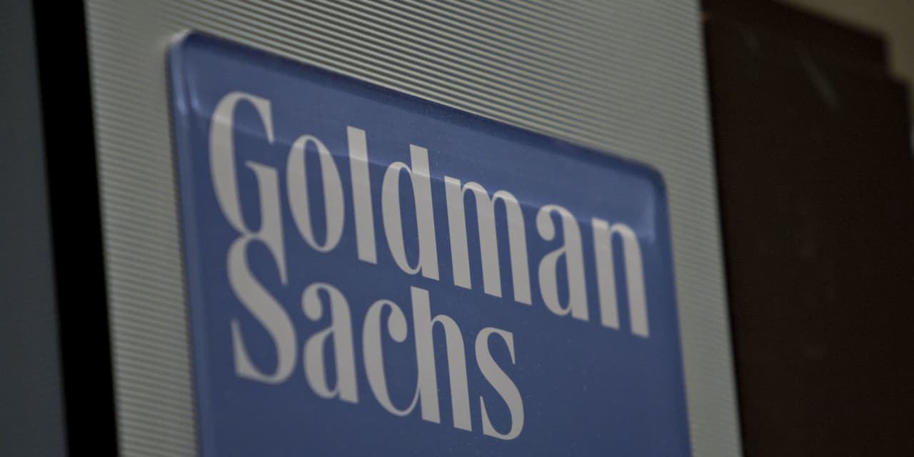 Featured image for Goldman Sachs Considers Exiting Apple Partnership Amid Consumer Business Retreat